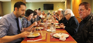 Aposentados se reúnem para almoço no Hotel Marabá